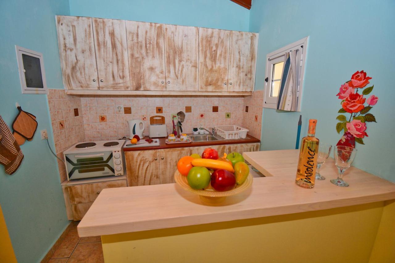 Mike'S Apartments Agios Gordios  Exterior photo