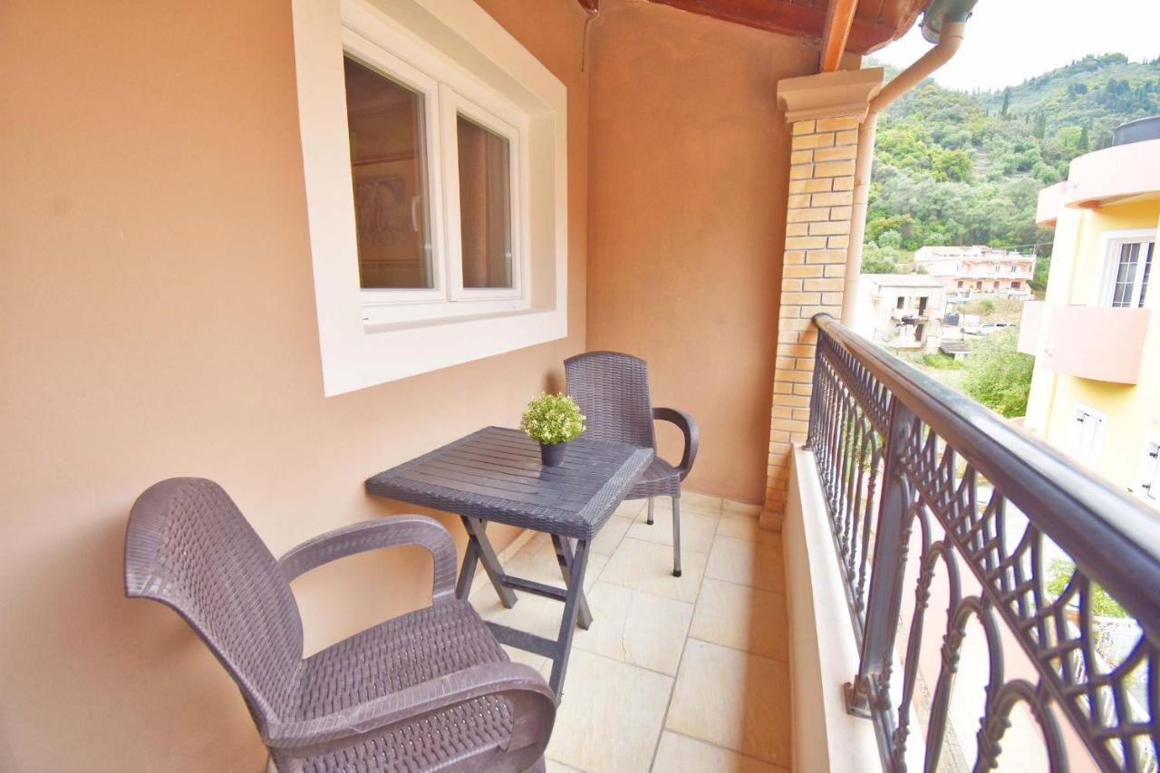 Mike'S Apartments Agios Gordios  Exterior photo